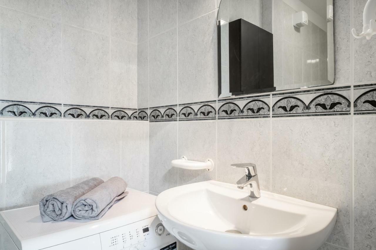 Bpr Soho Boutique Home With Ac Budapeste Exterior foto